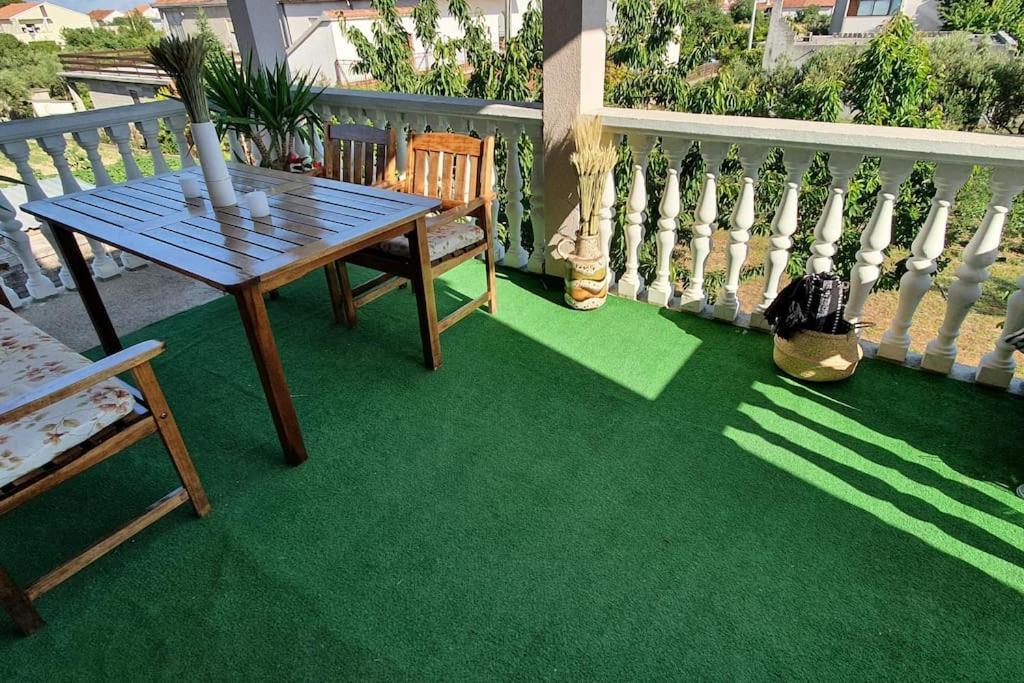Three Bedroom Apartment Between Trogir And Split Kaštela Exterior foto