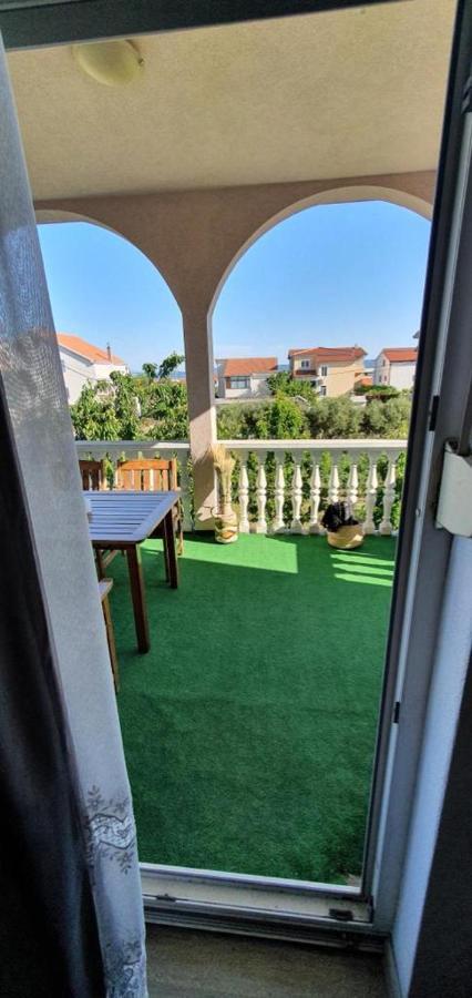 Three Bedroom Apartment Between Trogir And Split Kaštela Exterior foto