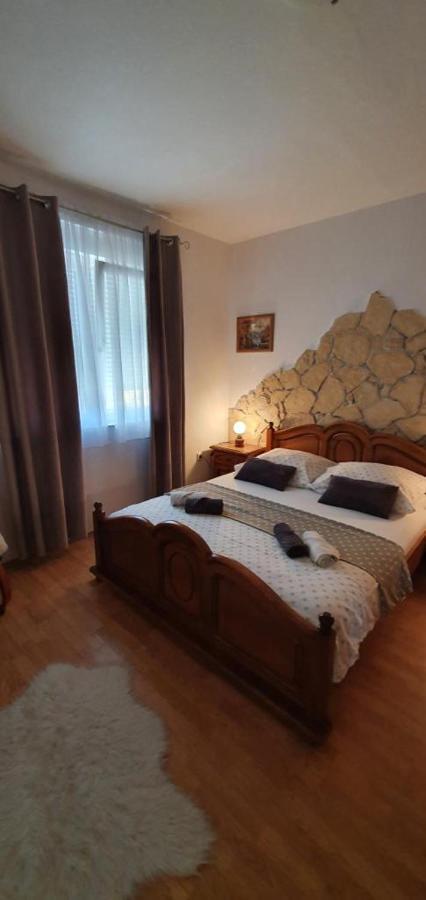 Three Bedroom Apartment Between Trogir And Split Kaštela Exterior foto