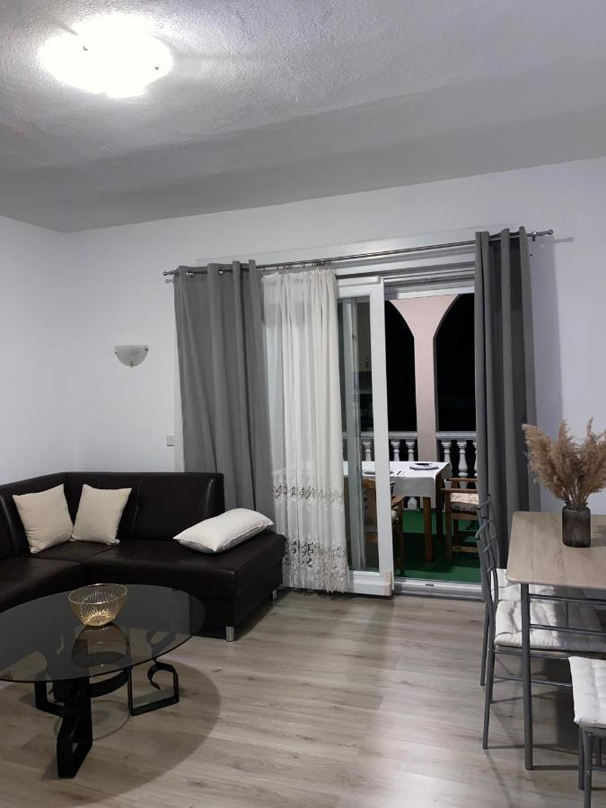 Three Bedroom Apartment Between Trogir And Split Kaštela Exterior foto